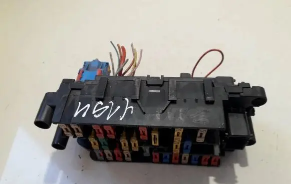 Peugeot 406 Fuse box set 9635518180