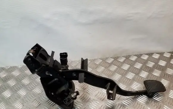 Clutch pedal