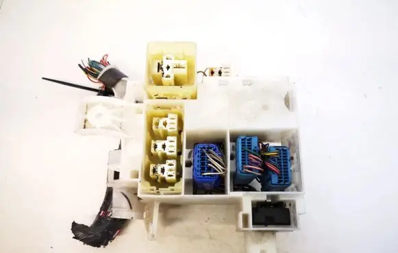 Toyota Corolla Verso E121 Fuse box set 6058pppe