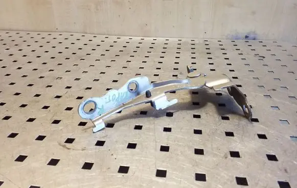 Toyota Corolla E120 E130 Engine bonnet/hood hinges