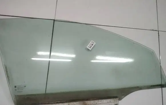 Opel Astra G Front door window glass four-door as2