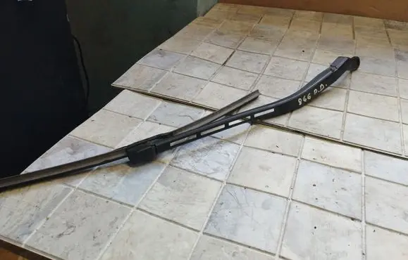 Audi A6 S6 C5 4B Front wiper blade arm 4B1955408D