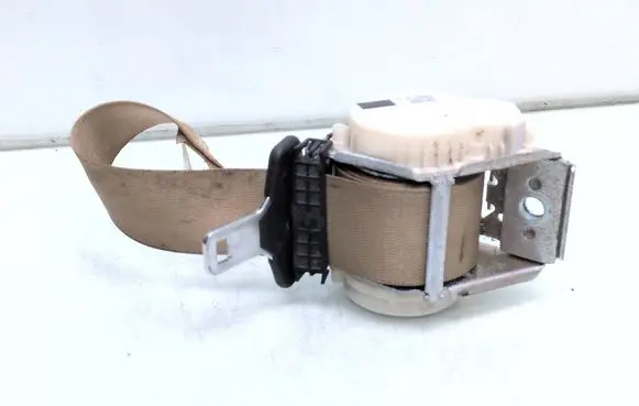 BMW 5 E60 E61 Rear seatbelt E1040528 33061260B