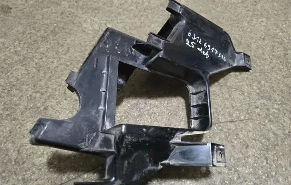 BMW 7 E65 E66 Headlight/headlamp mounting bracket 63126917316