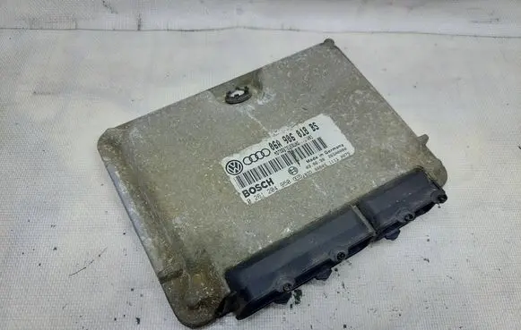 Audi A3 S3 8L Engine control unit/module 06A906018BS 0261204950