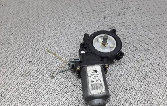 Renault Scenic I Front door window regulator motor 400732T3
