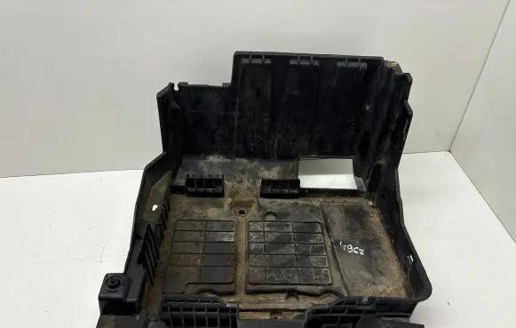Renault Megane II Battery tray 8200467409