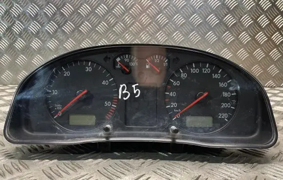 Volkswagen PASSAT B5 Speedometer (instrument cluster) 3B0919881NX 110208794