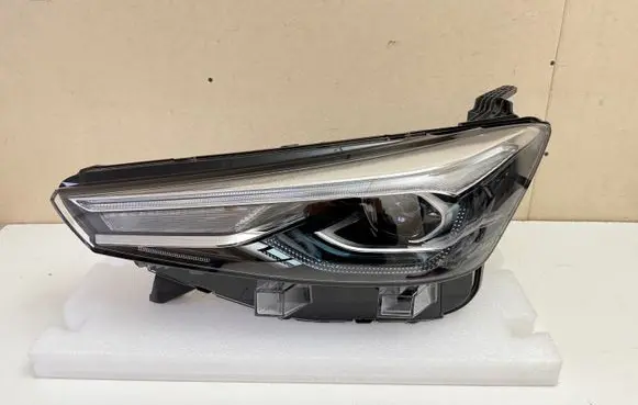 MG MG5 ev Headlight/headlamp 10796249