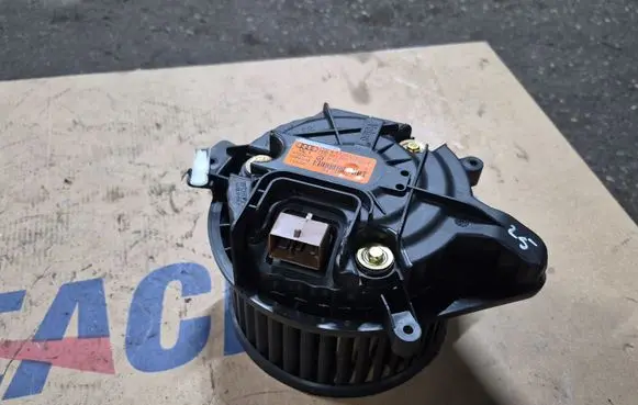 Audi A4 S4 B7 8E 8H Heater fan/blower 8E1820021E 9020016 983692C