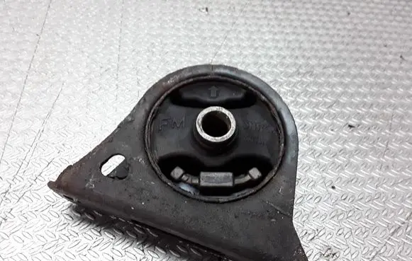 Mitsubishi Grandis Engine mount bracket MR594382