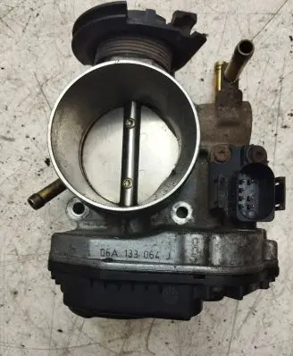 Audi A3 S3 8L Throttle valve 06A133064J