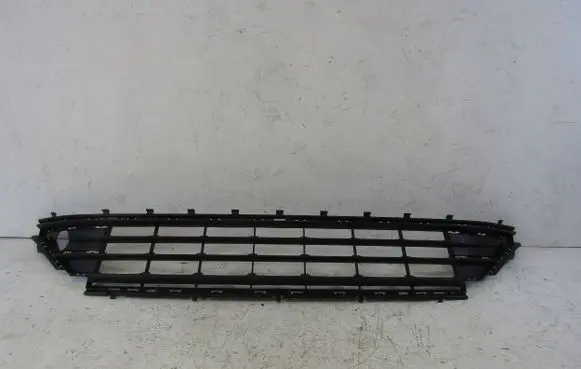 Volkswagen Golf VII Front bumper lower grill 5G0853677M