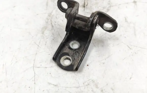 Honda CR-V Rear door lower hinge