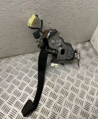 KIA Sportage Clutch pedal 