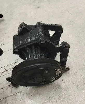 BMW 5 E39 Power steering pump 7681955168 3107559