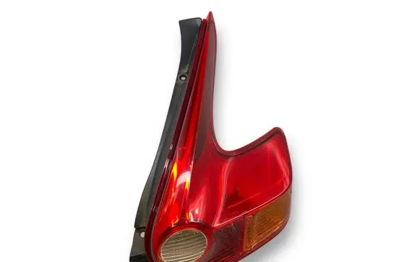 Nissan Juke I F15 Rear/tail lights