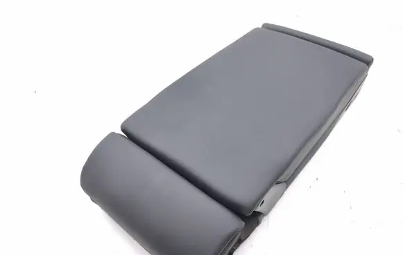 Peugeot 3008 III Rear seat armrest