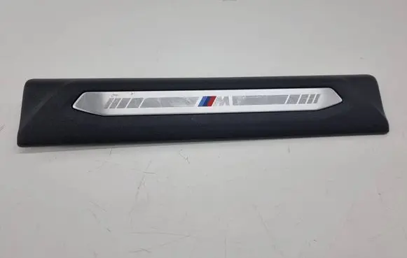 BMW 1 F40 Front sill trim cover 7469183