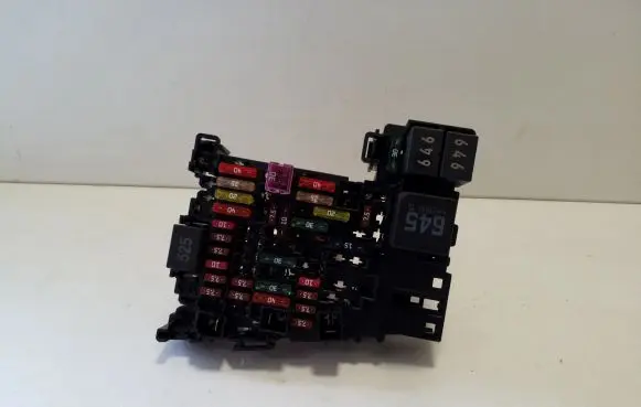 Audi Q3 F3 Fuse module 5Q0937615C