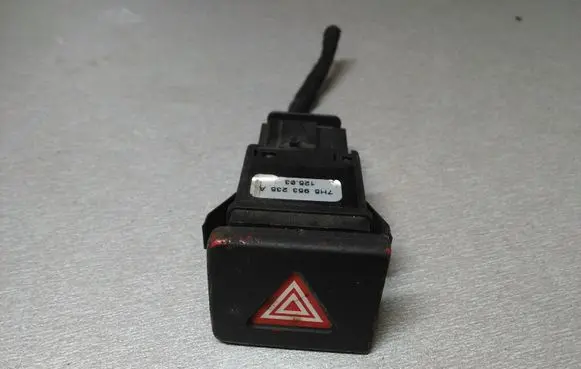 Volkswagen Transporter - Caravelle T5 Hazard light switch 7H5953235A