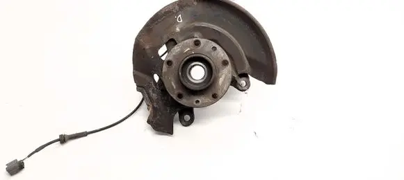 Front wheel hub