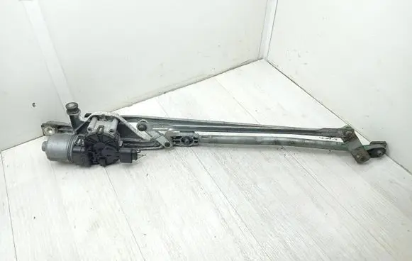 Ford Focus Wiper motor 4M5117508BA 0390241732 B32H67340