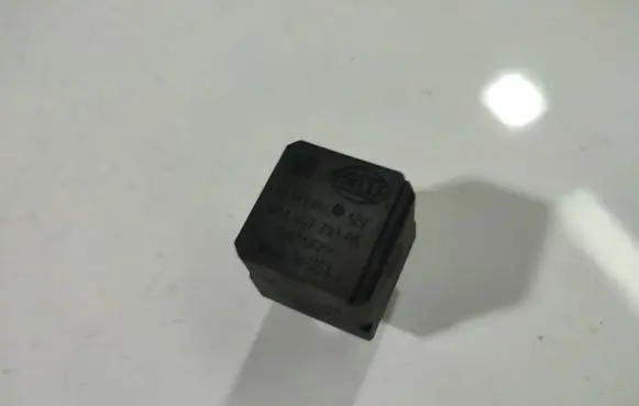Toyota Avensis Verso Other relay 13121831