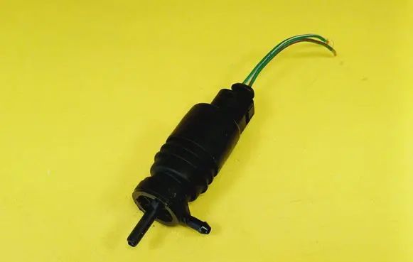 Volkswagen New Beetle Windscreen/windshield washer pump 1J0973722