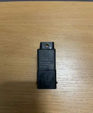 Ford Kuga II Glow plug pre-heat relay 9803299780
