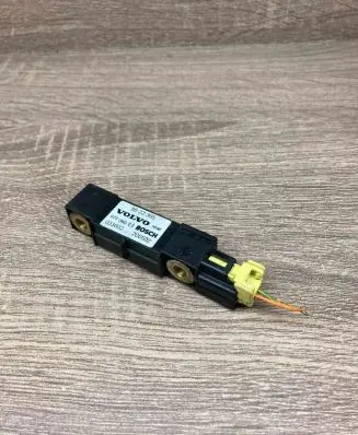 Volvo V70 Airbag deployment crash/impact sensor 8622365 003602