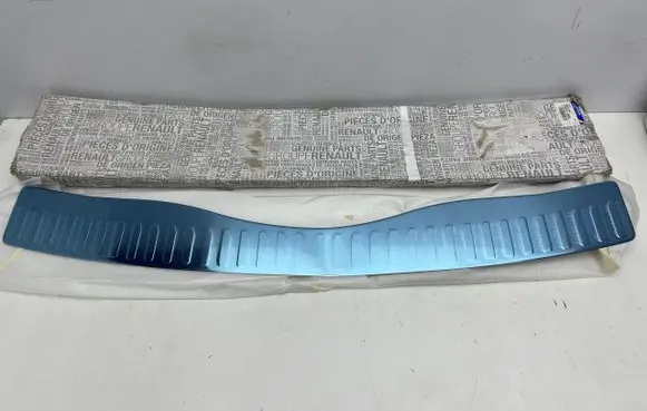 Renault Koleos II Trunk/boot sill cover protection 82016-65650
