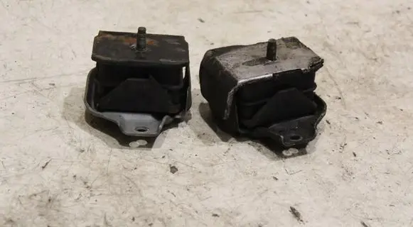 Subaru Forester SF Engine mount bracket 41022AA080