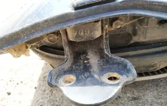 Mitsubishi Galant Rear door lower hinge