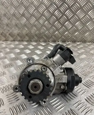 Audi A6 S6 C7 4G Fuel injection high pressure pump 04L130755D