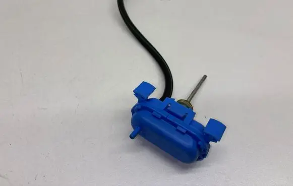 Audi Cabriolet B3 8G Central locking vacuum pump 4A0862153A