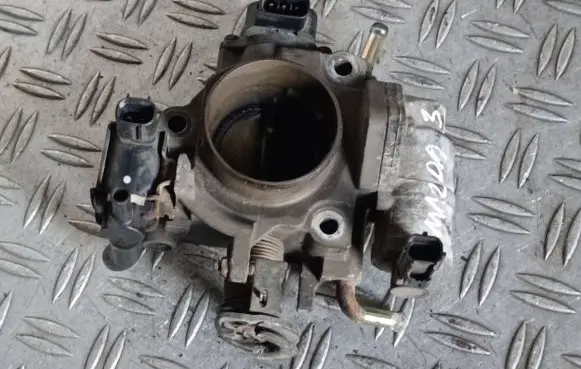 Mazda 3 I Throttle valve ZJ0118911 11607