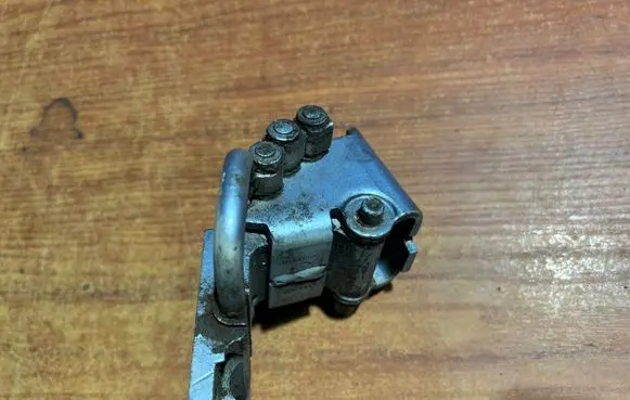 Audi A6 S6 C5 4B Front door lower hinge 4b0831412a 4b0831412b