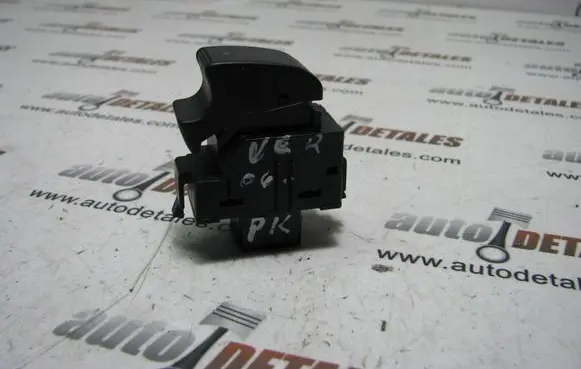 Toyota Corolla Verso AR10 Electric window control switch 848100F010