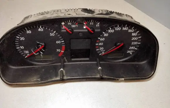 Volkswagen PASSAT B5 Speedometer (instrument cluster) 3B0920822 6106300417 0263623023