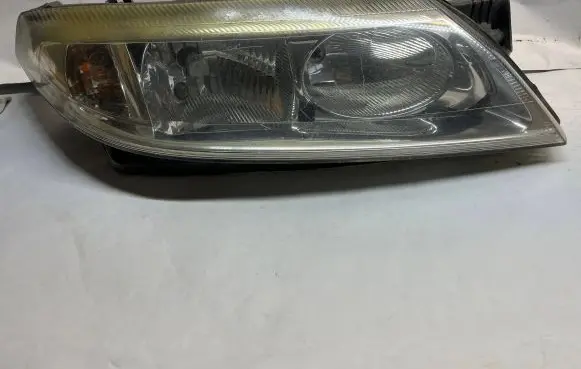 Renault Laguna II Headlight/headlamp 8200002847