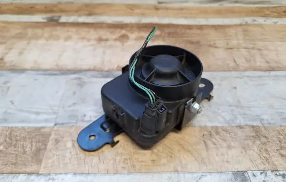 Mazda 5 Alarm system siren BP5E67SB000