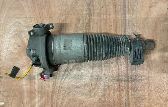 Volkswagen Touareg I Rear shock absorber/damper 7L6512022E 0310151641