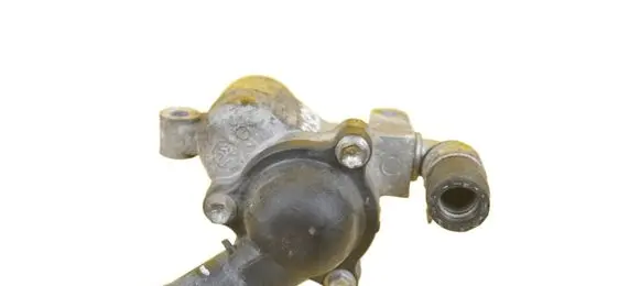 Suzuki Grand Vitara II Thermostat/thermostat housing M16A