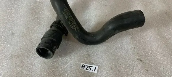 Mercedes-Benz A W169 Engine coolant pipe/hose 1698301596