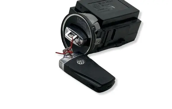 Volkswagen PASSAT B6 Ignition lock 3C0905843M 33301330