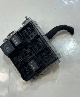 Porsche Cayenne (92A) Relay mounting block 7P0937211A