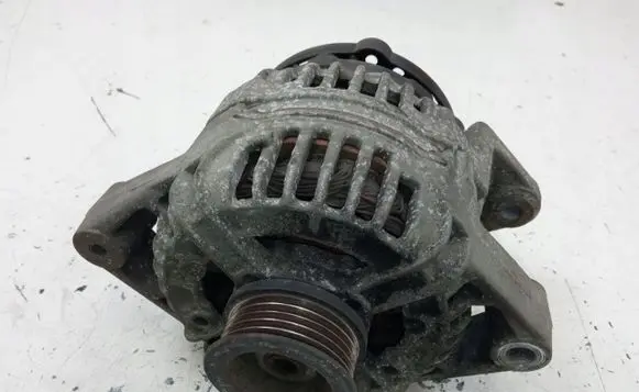Opel Zafira A Generator/alternator BOSCHBR14M3