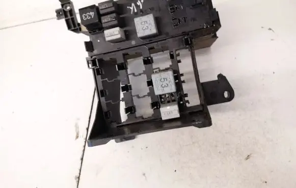 Volkswagen Touran I Fuse box set 1k0937049l