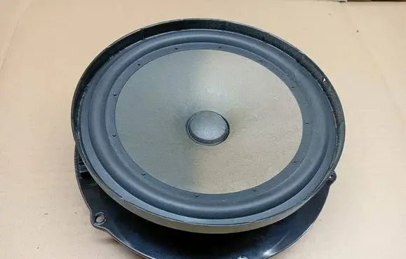 Skoda Octavia Mk2 (1Z) Front door speaker 1Z0035411N